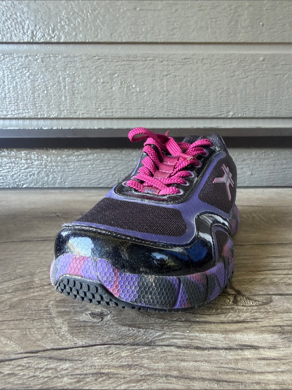 KURU Carrera Women’s Black and Purple Athletic Shoes with Pink Laces size 7.5
